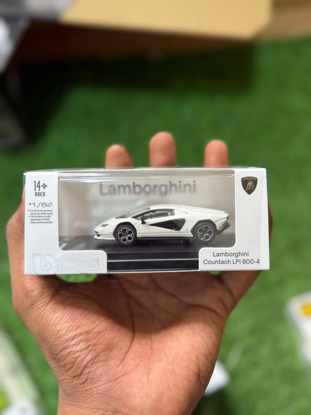 Burago 1:64 Acrylic Lamborghini Countach LPI Diecast