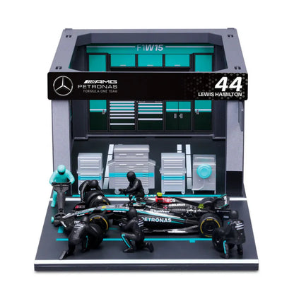 Burago Mercedes-AMG Petronas F1 Pit Pass Diorama | Lewis Hamilton #44 Collectible