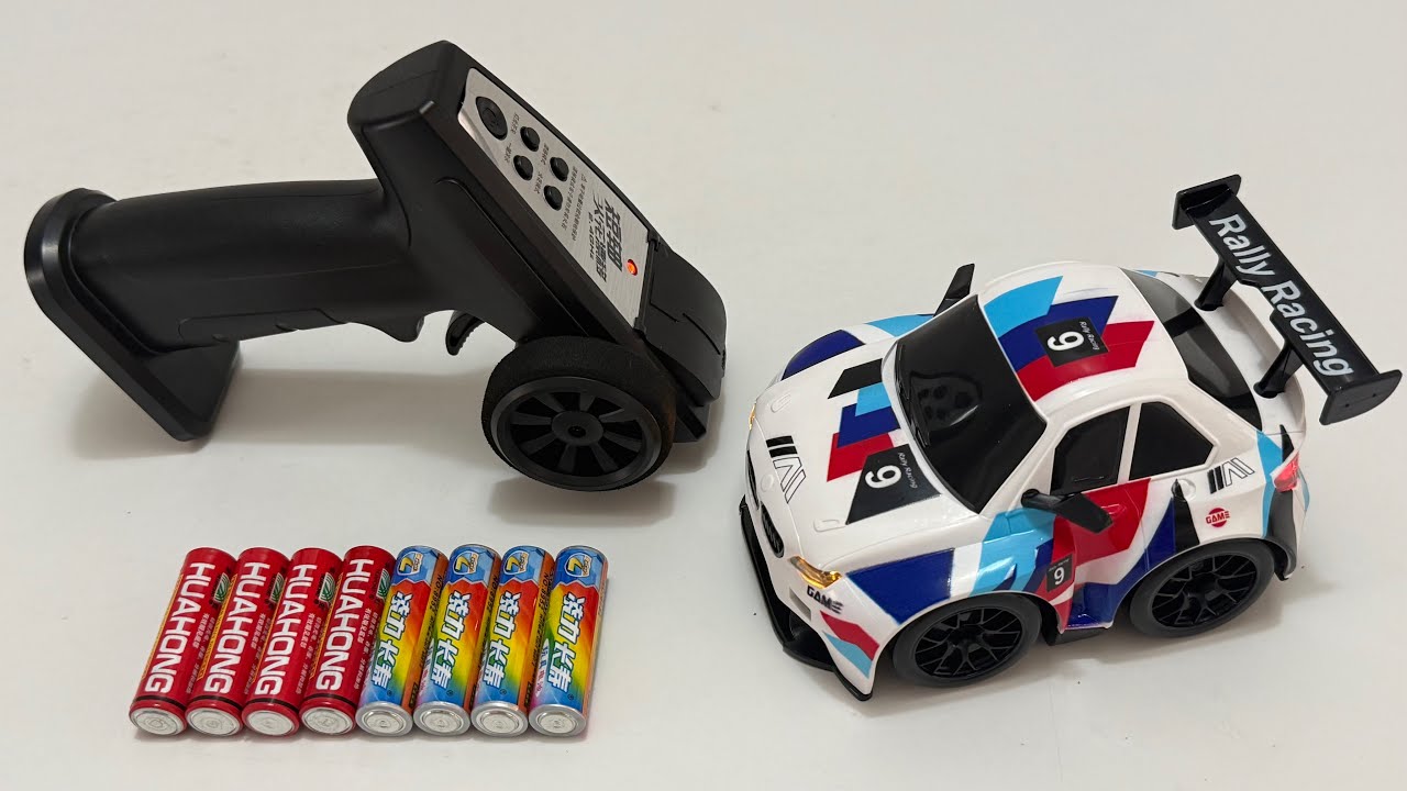 BMW Short Axis Spark Drift High-Speed Remote Control Car with Remote Control