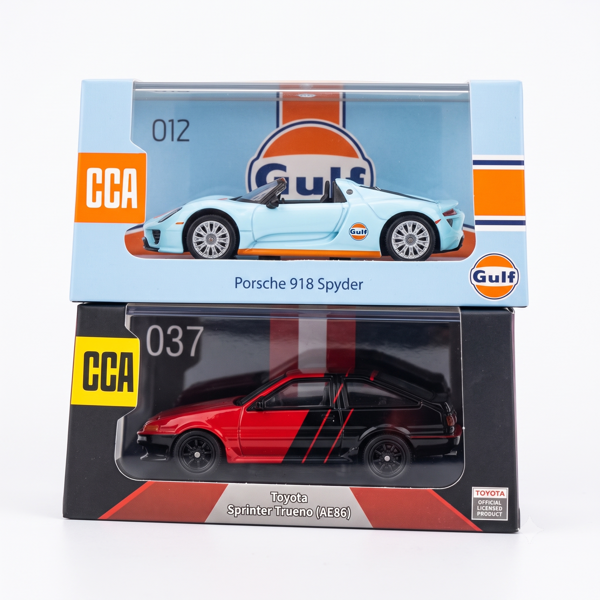 CCA Porsche 918 Spyder Gulf 1:64 diecast model with acrylic display case