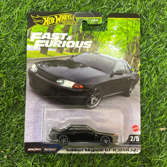 Hot Wheels Premium Single Piece - Nissan Skyline GT - R (BNR32)