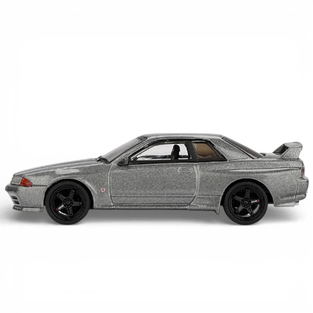 MINI GT #1024 1:64 Nissan Skyline GT-R (Nismo BNR32 CRS Version) Diecast Car