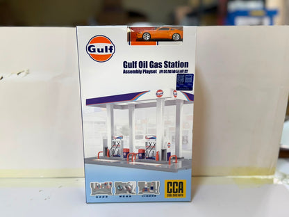 CCA 01278F  Gulf Oil Gas Station  Ford Mustang 1:64 Car Assembly Playset